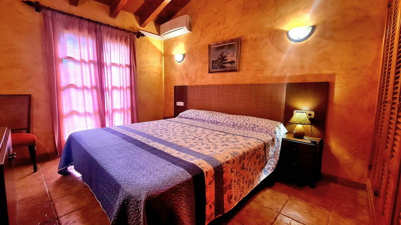 Schlafzimmer 2