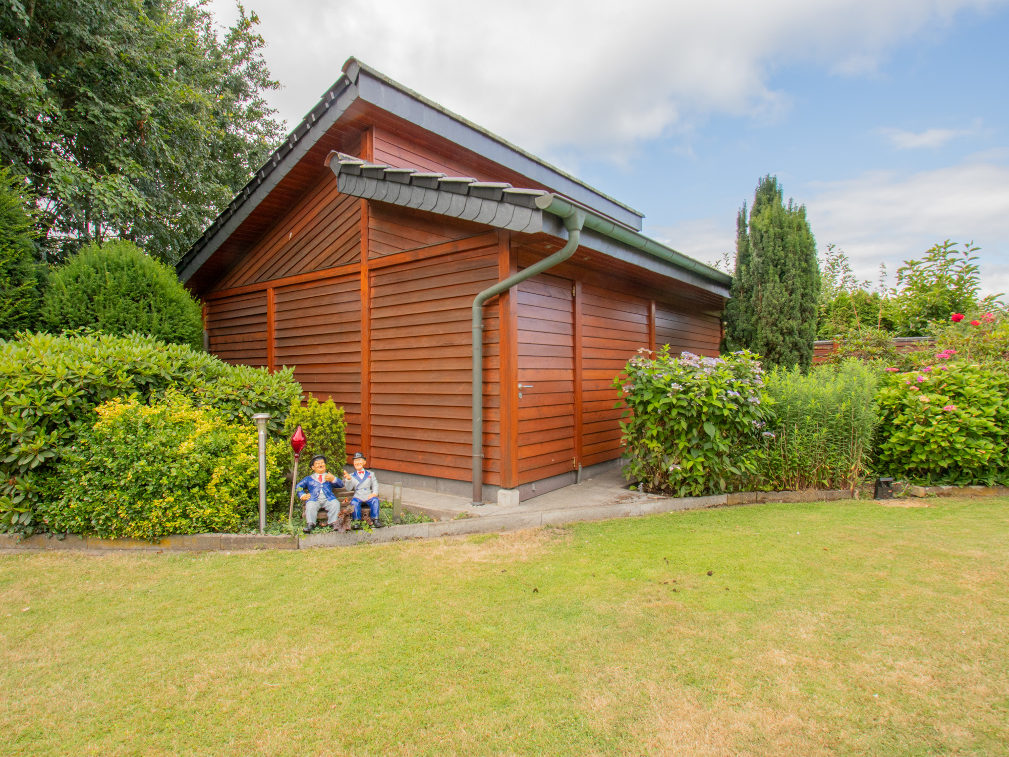 Doppelgarage Gartenansicht